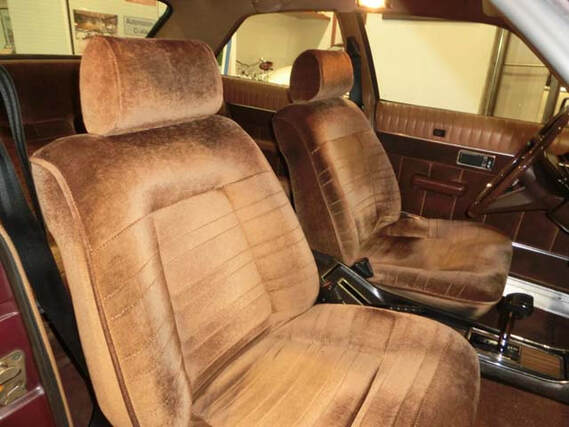 Chrysler 180 interior
